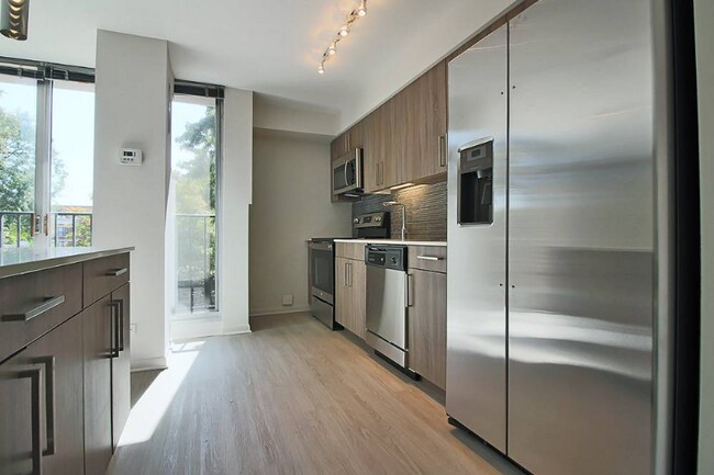 Building Photo - 907 S Ashland Ave