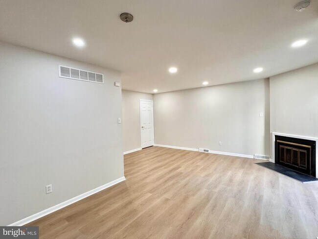 Foto del edificio - 4800 Sugar Plum Ct