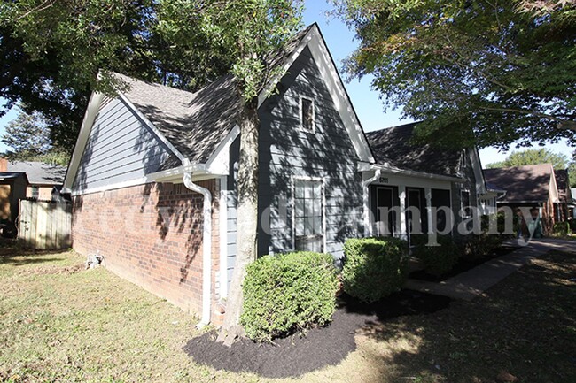 Building Photo - 6761 Blue Spruce Dr