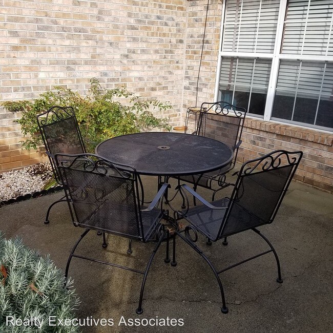 Foto del edificio - 2 br, 2 bath House - 2402 Chastity Way