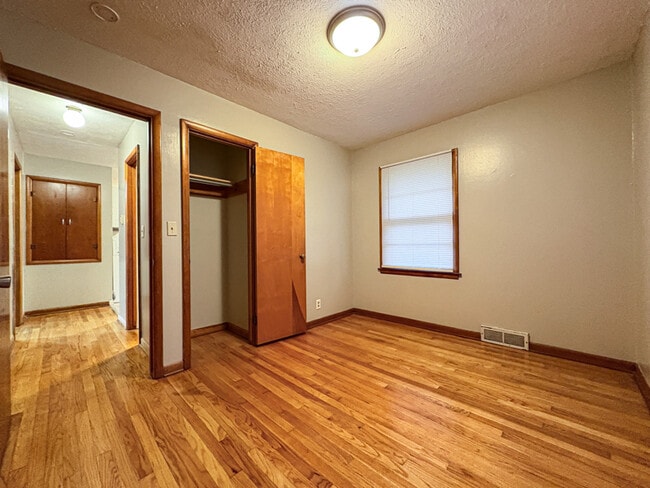 Building Photo - 5618 Huntington Ave
