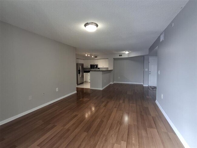 Foto del edificio - 4836 N State Rd 7