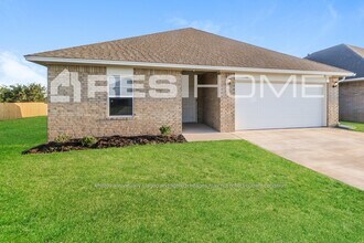 Building Photo - 1130 Round Leaf Rd