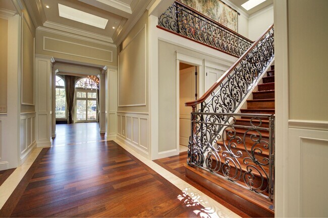 Foto del edificio - 4Bd+Den/4.5Ba Clyde Hill House