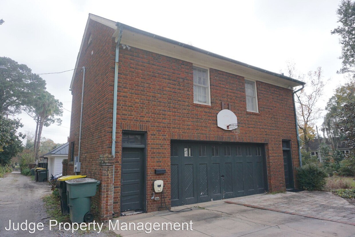 Primary Photo - 3410 Abercorn St