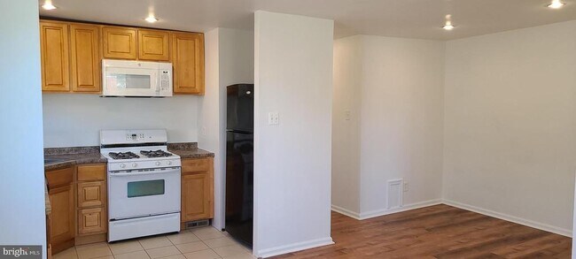Foto del edificio - 9403 Lansford St