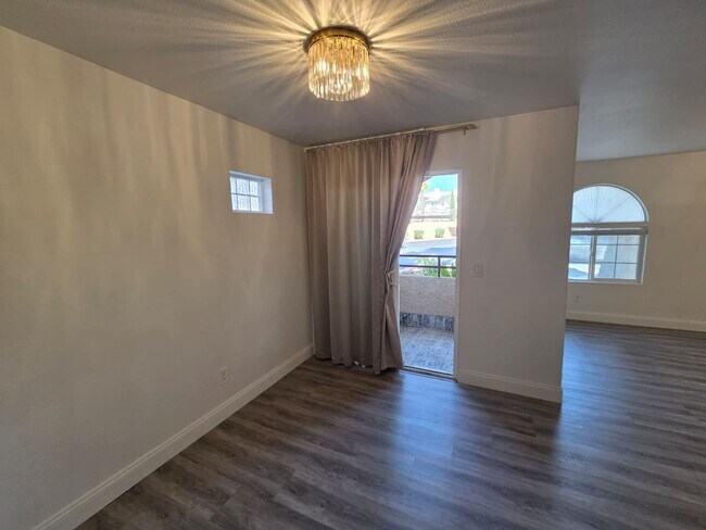 Foto del edificio - First-Floor modern 2 Bed / 2 Bath Condo – ...