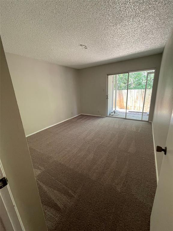 Foto del edificio - 1120 Hollow Creek Dr