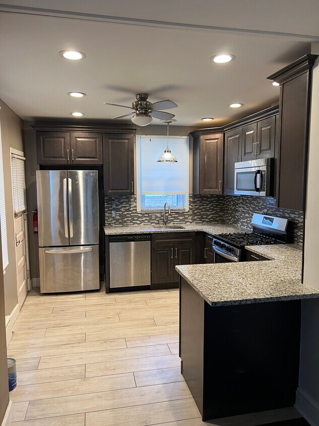 Foto principal - 4017 Higbee St