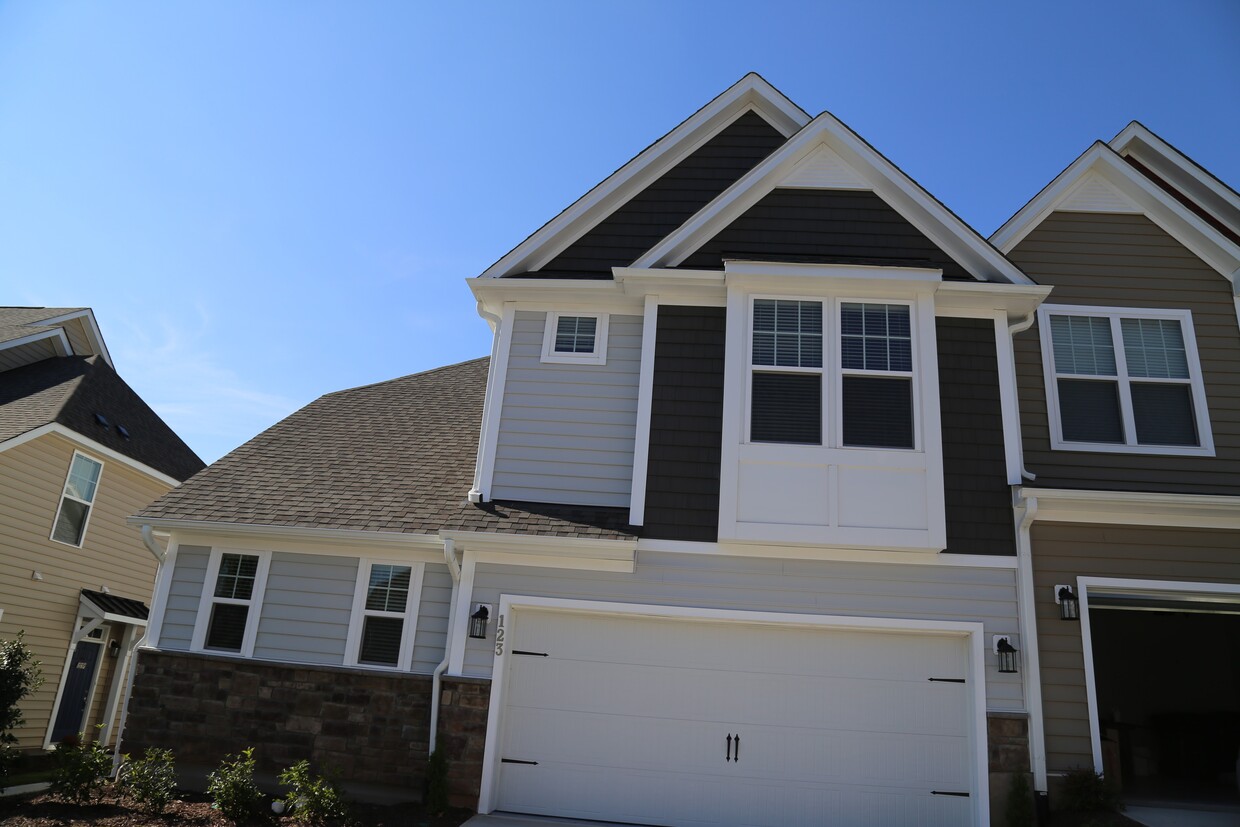 Foto principal - 123 Acorn Hollow Pl