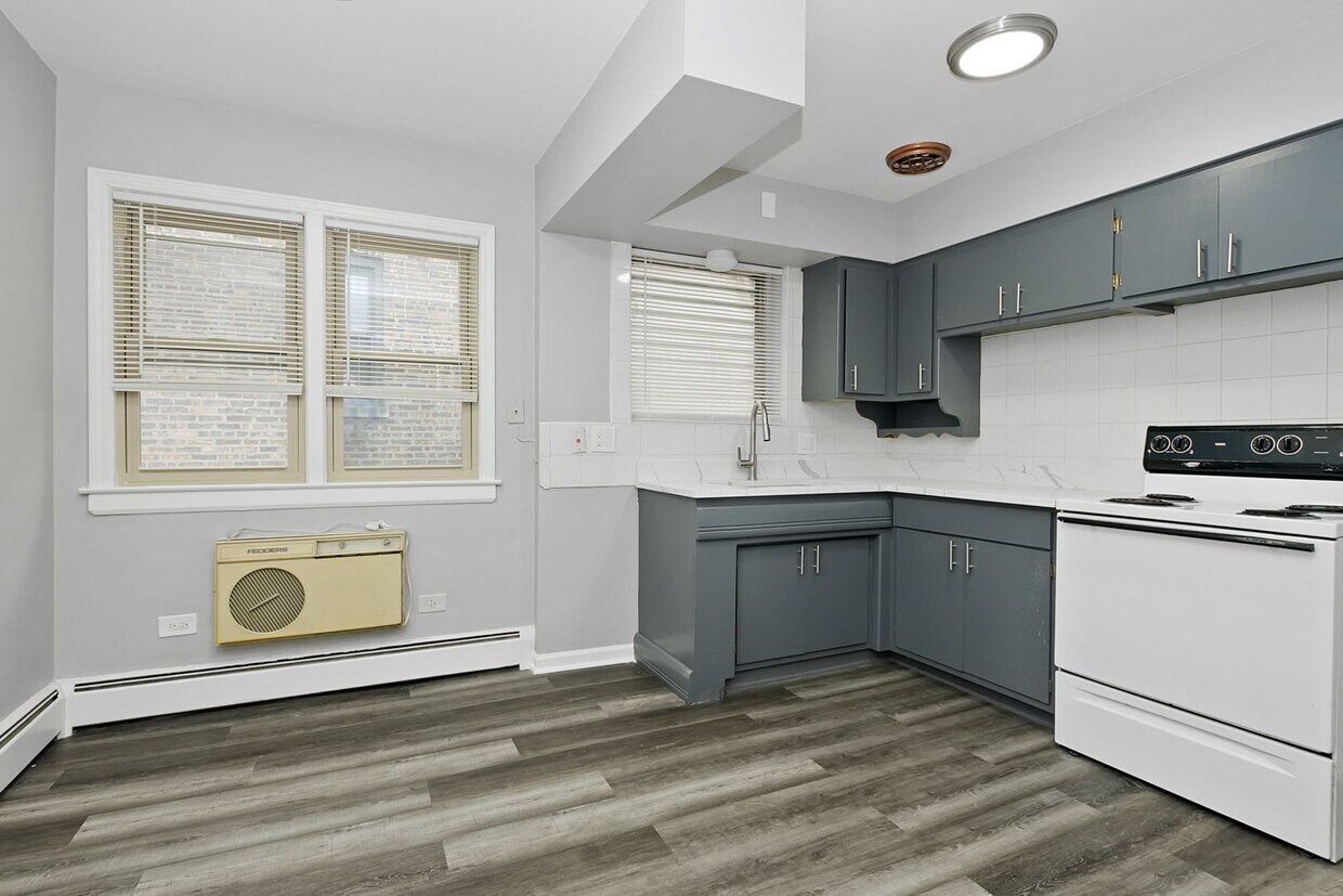 10511 S Hale Ave Apartments in Chicago, IL