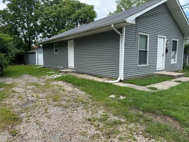 Foto del edificio - 3 Bedroom, 1 Bath Ranch Home in Columbus' ...