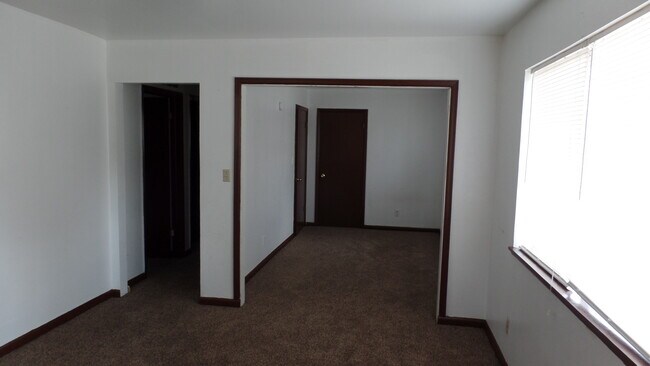 Building Photo - 800 Edison Ave