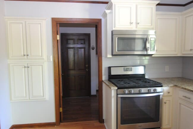 Building Photo - Spacious Rental in Sherwood