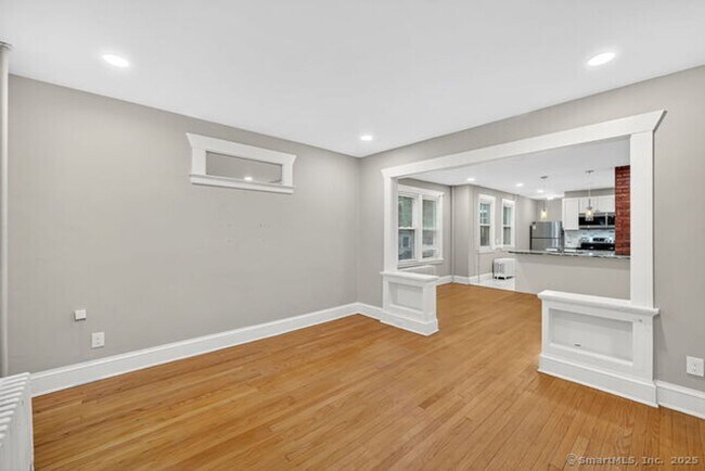 Foto del edificio - 45 Fairlawn St