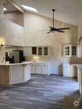 Building Photo - 7450 Holly Hill Dr