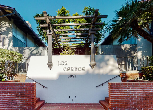 Foto del edificio - 5951 Canterbury Dr
