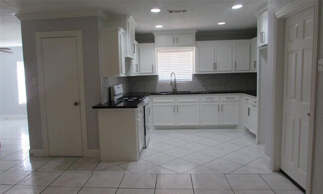 Foto del edificio - 1207 Mooney Rd