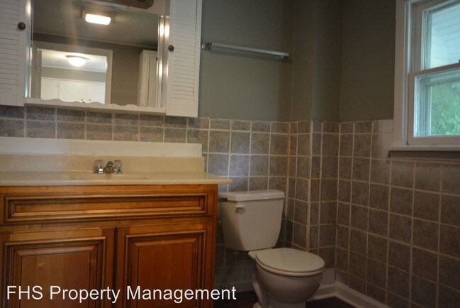 Building Photo - 2 br, 1 bath House - 401 W Chase Street*