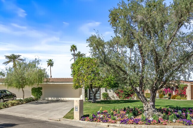Foto del edificio - 44841 Desert Horizons Dr