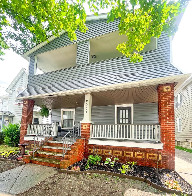 2053 Robin St Lakewood, OH 44107 – photo 1