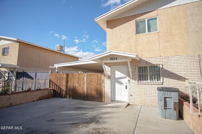 Foto del edificio - 1025 8TH Ave