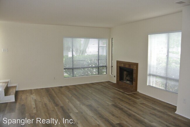 Building Photo - 2 br, 1.5 bath House - 6962 Carnation Drive