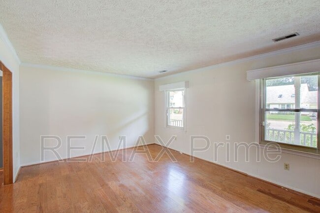 Building Photo - 71 Michaels Woods Dr