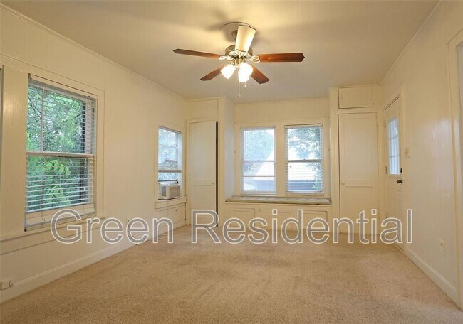 Foto del edificio - 1133 W Clay St