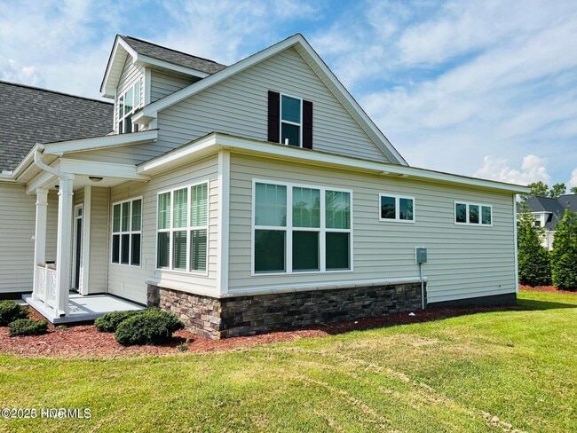 Building Photo - 3135 Emery Dr