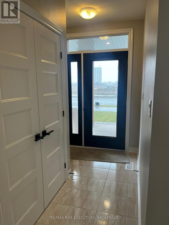 Building Photo - 1405 Demers Ave