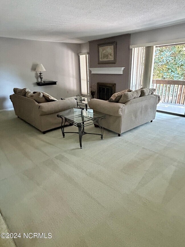 Foto del edificio - 250 Sugar Gum Ln