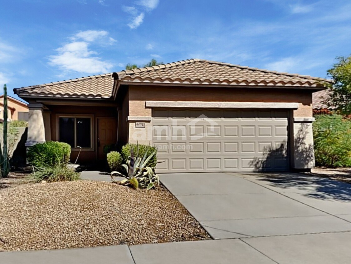 40713 N Boone Lane House Rental in New River, AZ