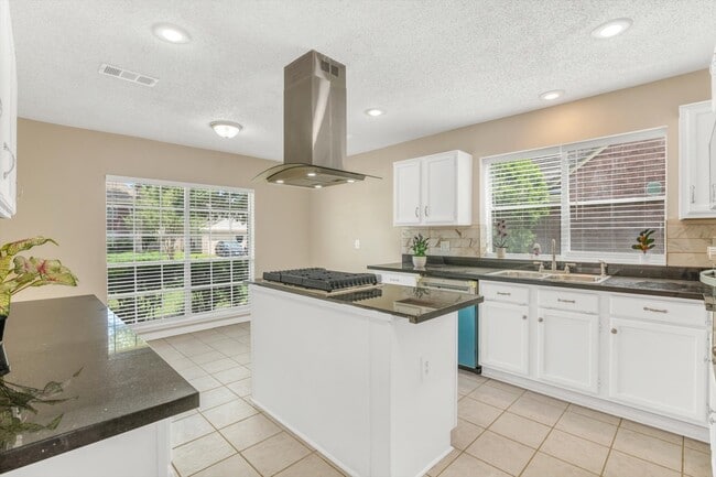 Foto del edificio - 5635 Sage Manor Dr