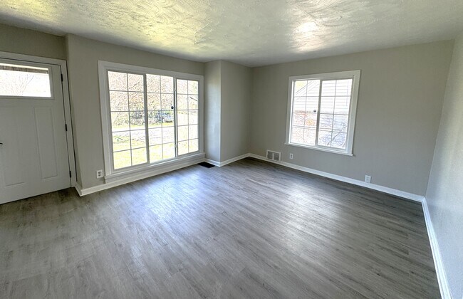 Foto del edificio - 3905 Millersville Dr
