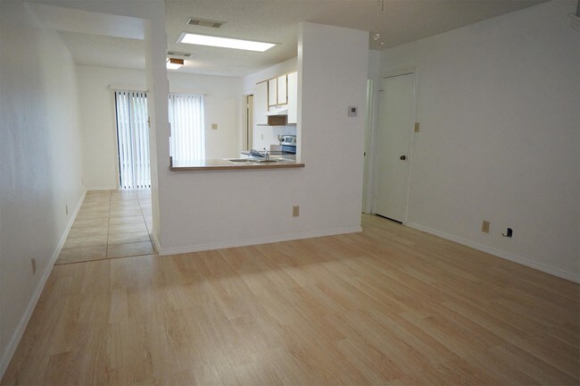 Building Photo - 5015 Kenton Trace