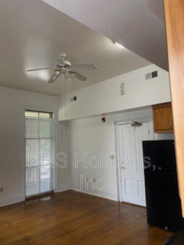 Foto del edificio - 647 W Washington St