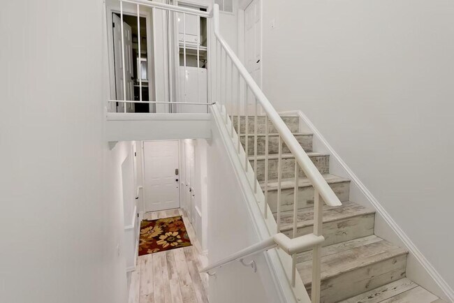 Foto del edificio - 321 Senate Ct