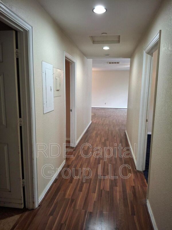 Building Photo - 5203 Bexar St