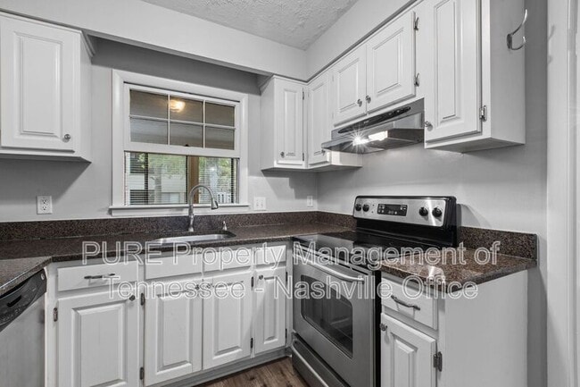 Building Photo - 3000 Hillsboro Pike