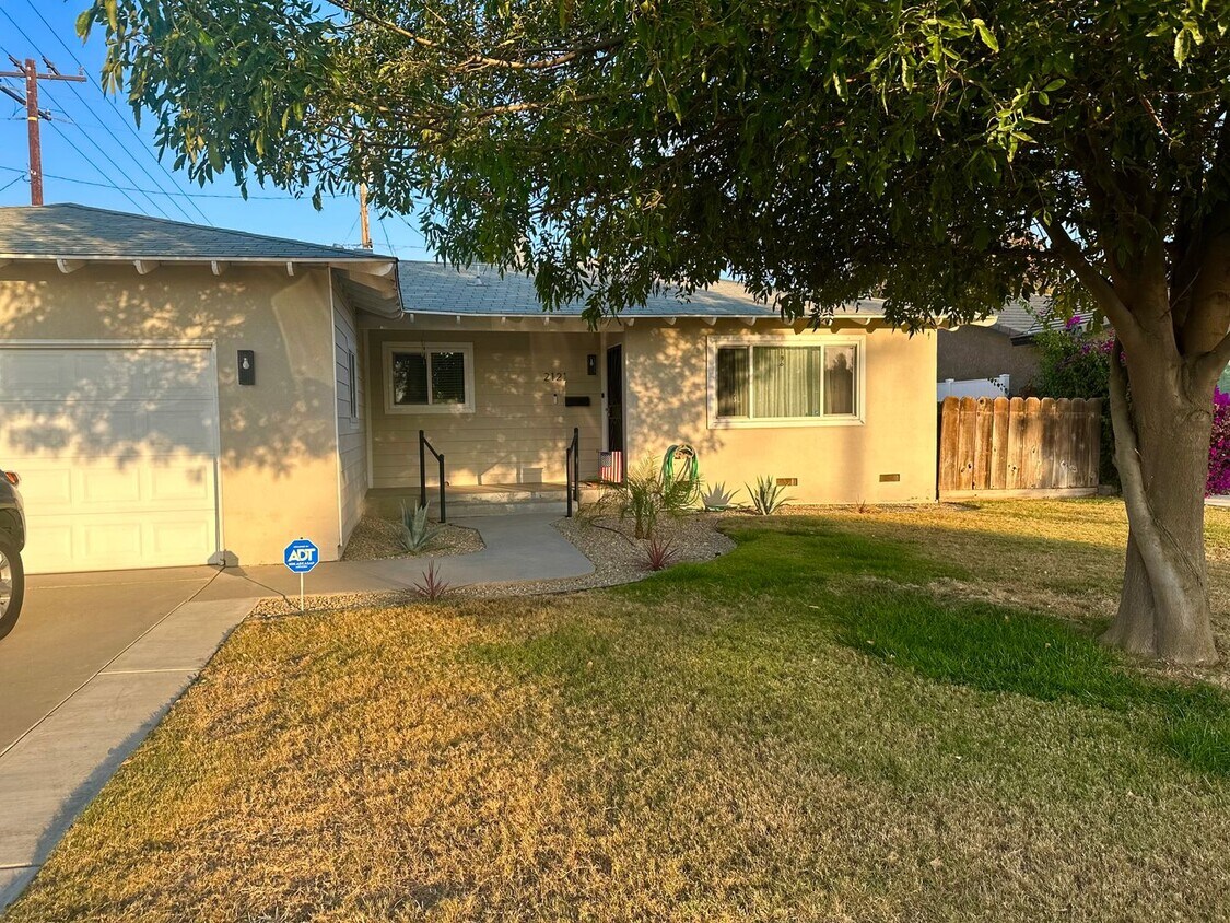 2121 N Kensington Way, Hanford, CA 93230 House Rental in Hanford, CA