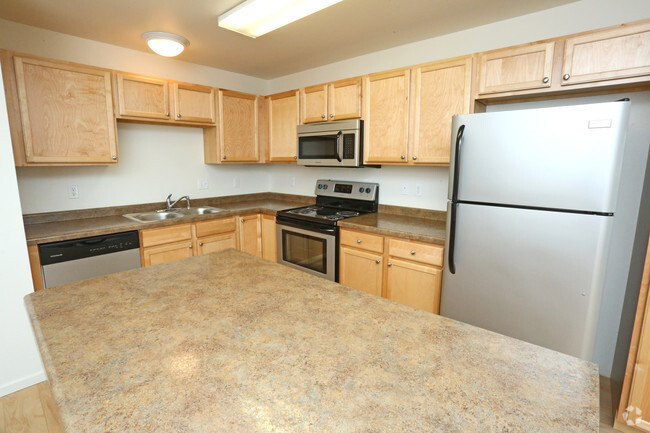 2BR, 2BA - 1020 SF - Collins Place Apartments