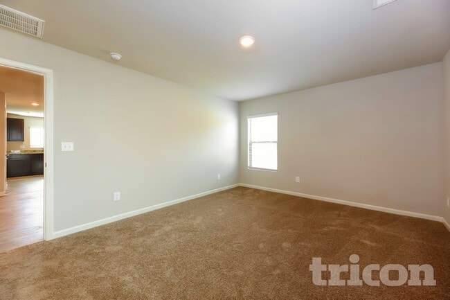 Foto del edificio - 927 Equine Dr