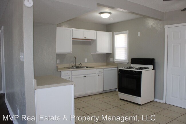Building Photo - 2 br, 1 bath House - 403 E Lockheed Dr