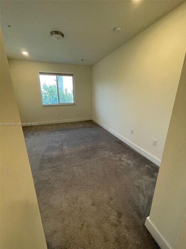 Foto del edificio - 6416 NW 102nd Ct