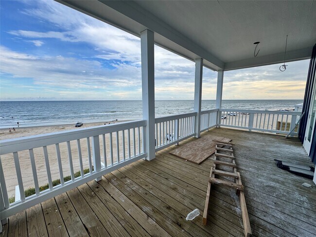Foto del edificio - 16728 West Beach