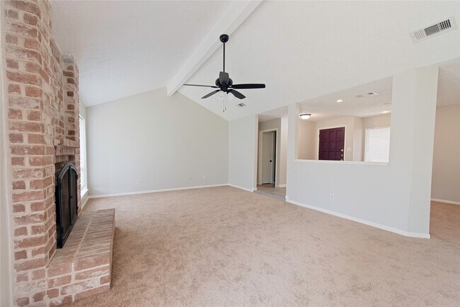 Building Photo - 21310 Park Run Dr