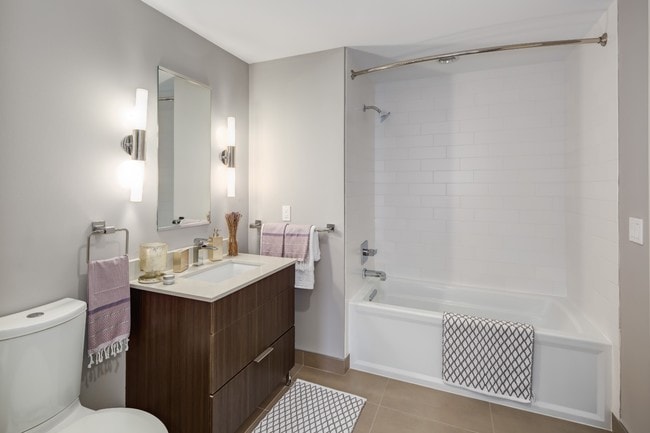 Building Photo - 450K