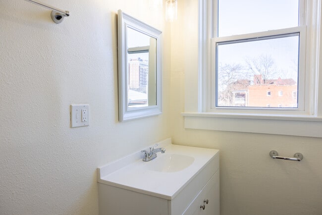 Building Photo - 537 Denison