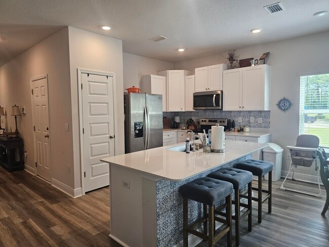 Building Photo - 5765 Stellarjay St